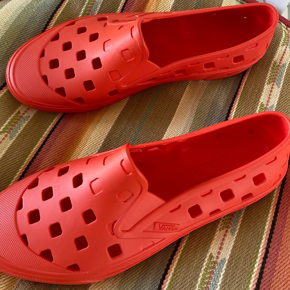 Vans shoes Trek slip on